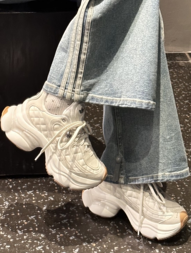 預購｜ADIDAS ORIGINALS OZVENUZ 菱格紋 白色