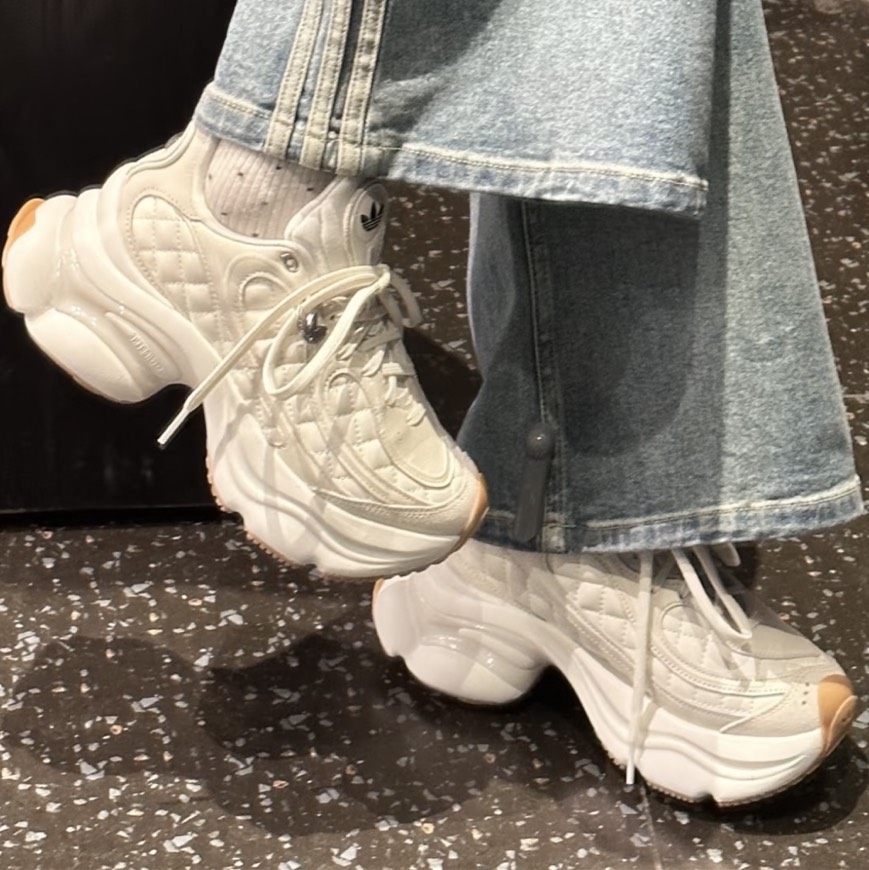 預購｜ADIDAS ORIGINALS OZVENUZ 菱格紋 白色