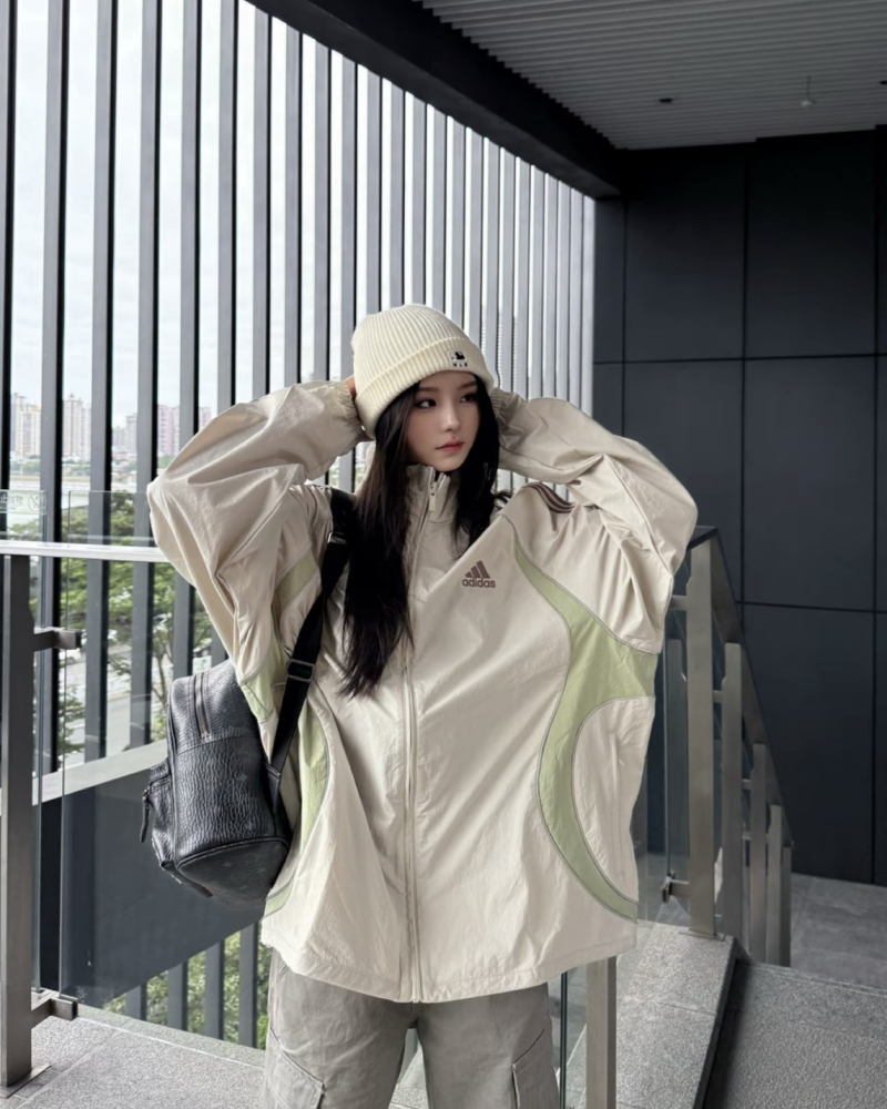 預購｜ADIDAS SS25 TEAMGEIST 夜光線條 立領外套 杏色