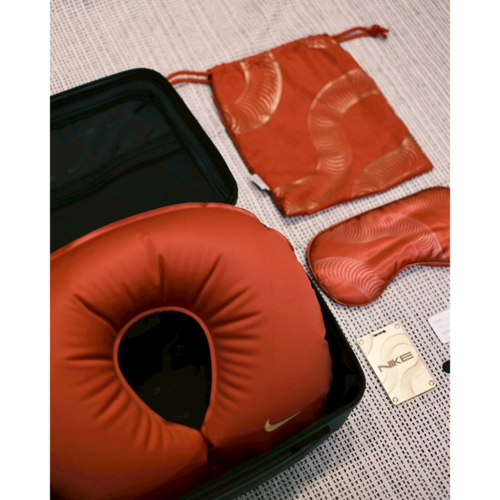 現貨｜NIKE 新年款 旅行套裝 頸枕組