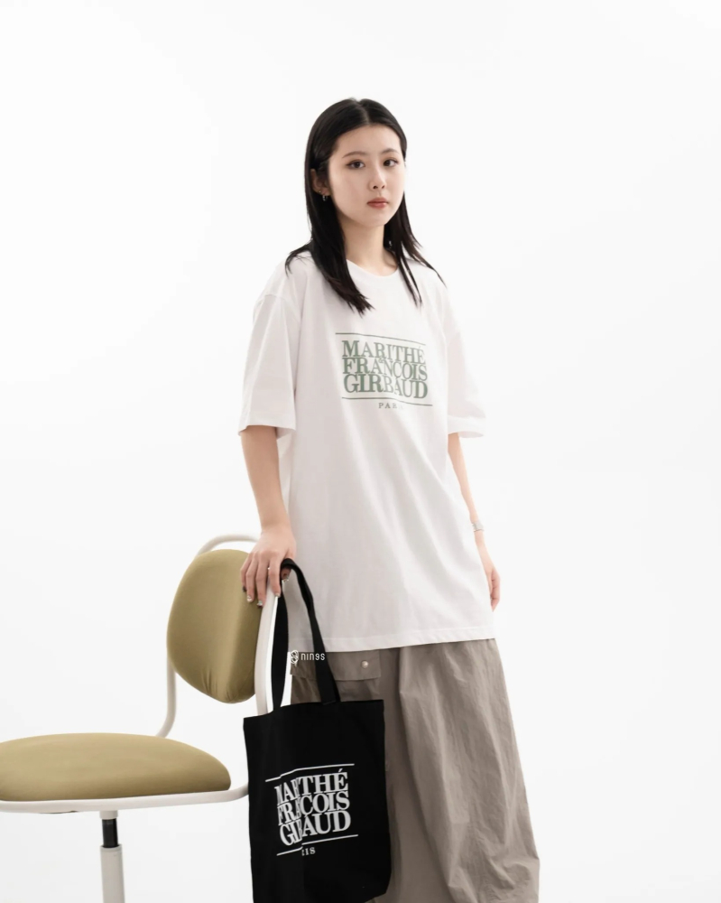現貨｜MARITHE CLASSIC LOGO TEE 卡其色
