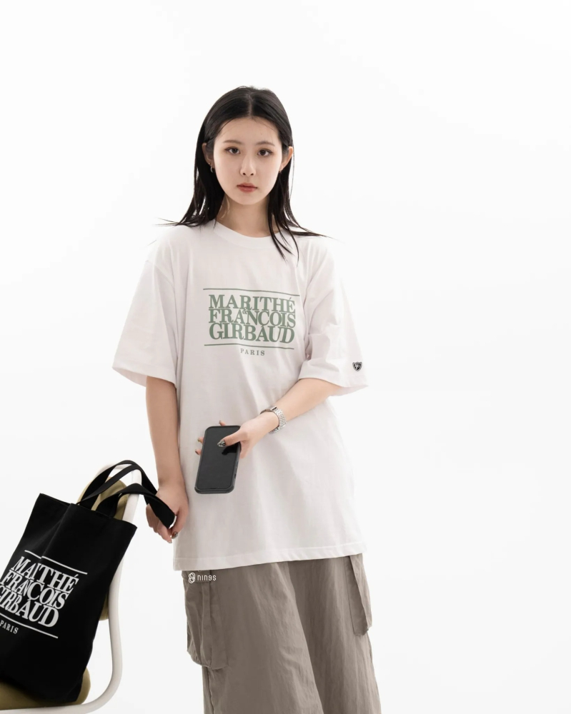 現貨｜MARITHE CLASSIC LOGO TEE 卡其色
